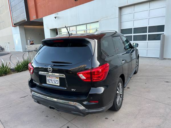 2017 Nissan Pathfinder SV - $7,95063470045748355124