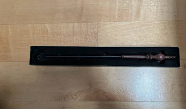 Minerva McGonogall Official Wand (From "Platform 9 3/4" in London) 1