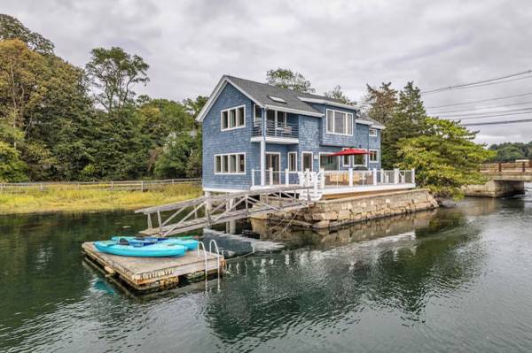 $1 / 4br - Escape frente al océano con muelle ~ Kayaks y tablas de paddle (Gloucester, MA)63892102504450120