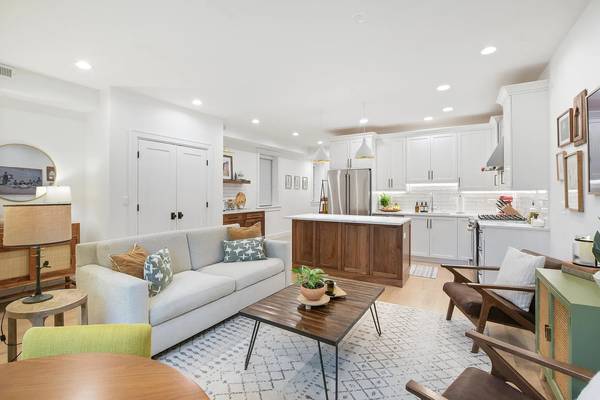 $2,975 / 2br - 1200ft2 - 2 bed 2 bath in Wicker Park63781327383425120