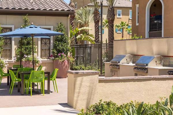$2,923 / 2br - 999ft2 - Every day is a vacation in our fabulous resort-style 2 bed, 2 bath! (Camarillo)63668270786689120