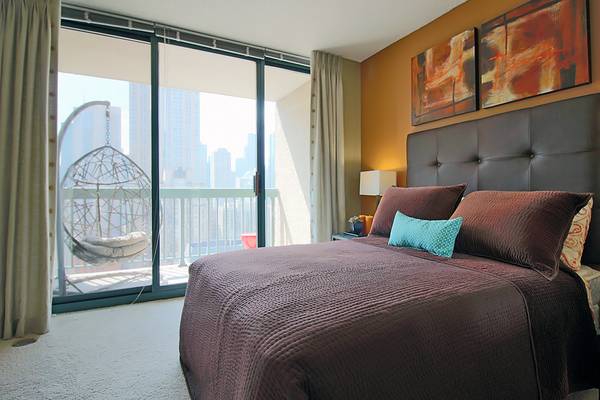$2,184 / 1br - River North Convertible 1 Bedroom with In Unit Washer and Dryer! (River North)63959878355330122