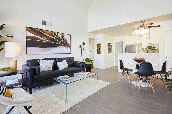 $2,399 / 2br - 945ft2 - Dishwasher, Nearby Public Transit, 2/bd 2/ba (Santa Clarita)63812226194817121