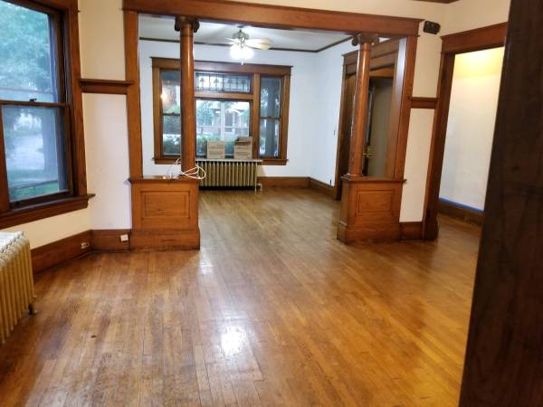 $3,200 / 5br - 2000ft2 - 5 Bedroom St Paul Duplex by Summit Ave - MUST SEE (St Paul)63990384275075124