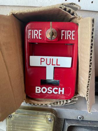 Bosch Fire Alarm Pull Switch With Key.(New) 1