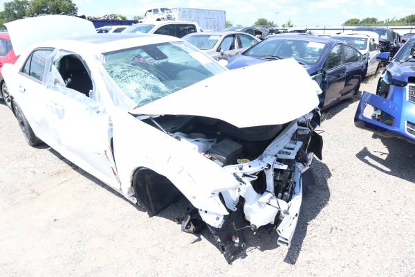 2022 300 CHRYSLER WHITE 1