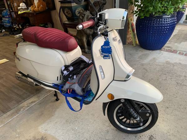 2021 One Owner Vespa Royal Alloy Grand Tourer 150 Like New Condition - $4,200 (WESTMINSTER ORANGE COUNTY)63618314300545124