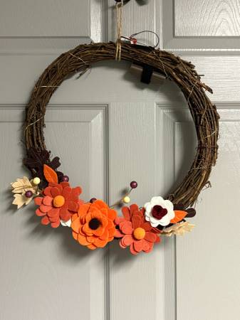 New 18" Lit Fall Wreath 1