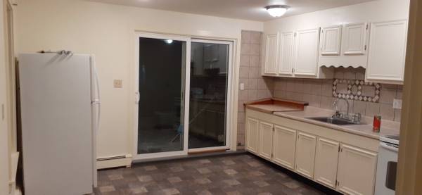 $2,750 / 3br - 1200ft2 - 3 Bedroom Across from Magnolia Beach (Gloucester) (Gloucester)63996544585090124
