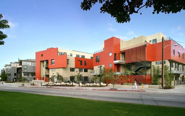 $1,910 / 360ft2 - On-Call Maintenance, Elevator, Microwave (2001 Olympic Blvd, Santa Monica, CA)63912984651010123