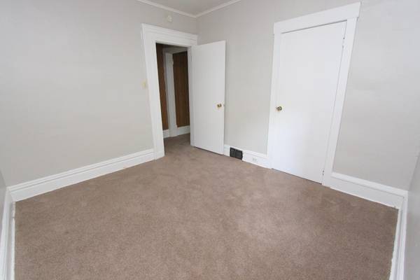 $1,249 / 1br - Charming 1BR w/ Character & Spacious Kitchen 🍳✨ on SHADY AVE! (Squirrel Hill, Pittsburgh)64013533080835123