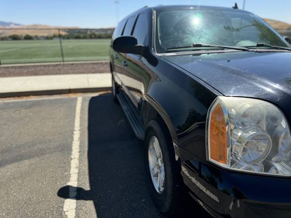 2011 GMC Yukon XL - PRICE REDUCED - $7,500 (dublin / pleasanton / livermore)63477433928323121