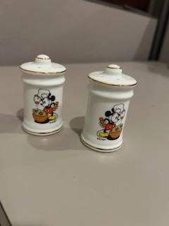 Disney Micky and Mini salt & pepper shakers 1