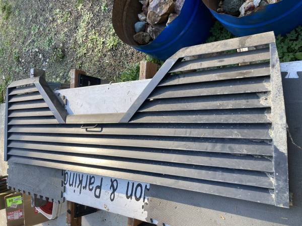 Louvered Tailgate 1