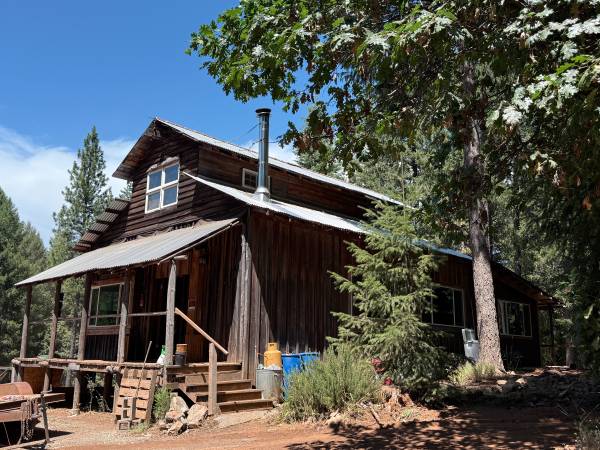 $299,000 / 2br - 1500ft2 - Creek Frontage and Two Cabins on 40 Acres (Camptonville)63952105590147123