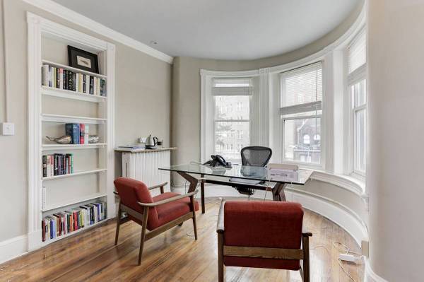 $1,495 Historic Boutique 1-2 person office, ext. signage, conference room (Dupont Circle (Connecticut & R St NW) Washington DC)64199871740803120