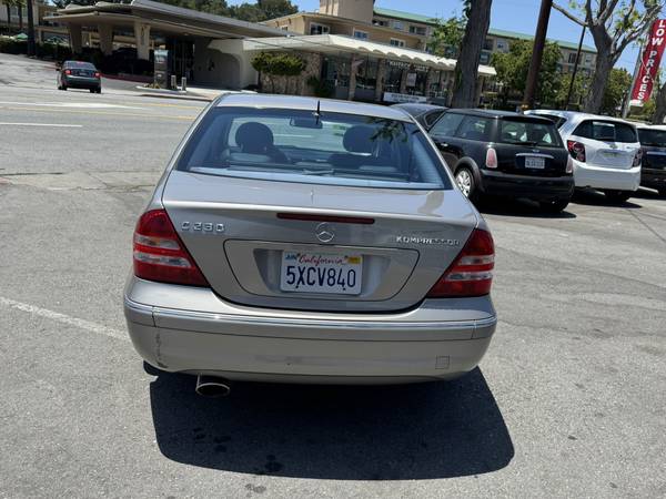 2005 MERCEDES BENZ C230 SPORT. TÍTULO LIMPIO, ¡PASA SMOG! FUNCIONA EXCELENTE! - $4,999 (san mateo)63624172373761123