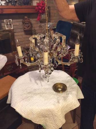 Beautiful Crystal Chandelier 1