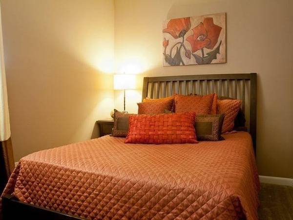 $1,330 / 2br - 1020ft2 - Cool off with an in-unit A/C! Now renting at Emory Woods at RTP (Durham)63685980134787120