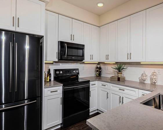 $3,295 / 3br - 1632ft2 - Spacious Dining Room, Electric Range, Recessed Lighting - Newly Built (San Diego)64037044321281123