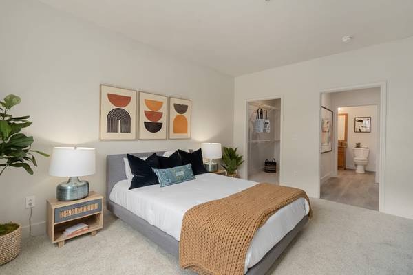 $2,416 / 1br - 739ft2 - 9' Ceilings, Wood-Style Flooring, Stylish Subway Tile Backsplashes (200 Broad St, Stamford, CT)64010165075329123
