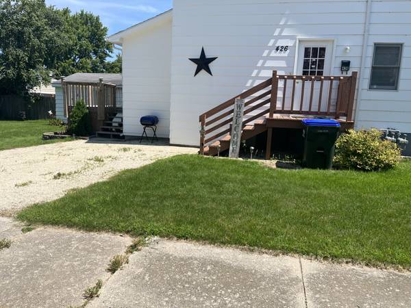 $1,600 / 2br - 915ft2 - 2 Bedroom 1 bath fully furnished upper duplex (Algoma)63762463995265120