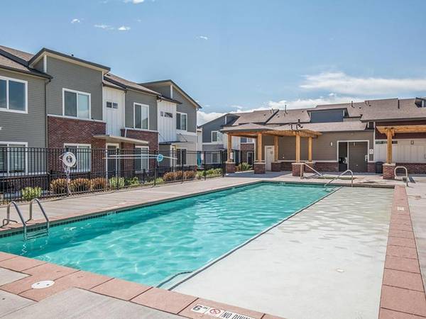 $2,720 / 3br - 1586ft2 - Electrodomésticos de cocina de acero inoxidable, armarios walk-in (Willow Point Townhomes)63973358992386120