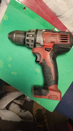 MILWAUKEE 18V HAMMER DRILL 1