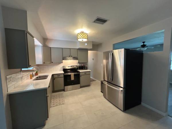 $2400.00 / 2br - 1235ft2 - Charming 2 Bed/2 Bath Home in St. Pete - $2400/mo64002492703873123