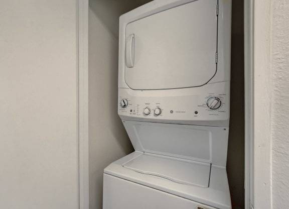 $1,150 / 1br - 660ft2 - **1 bed Washer / Dryer (60 N. Pecos Rd, Las Vegas, NV)63907027921282123