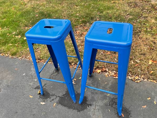Metal bar stools 1