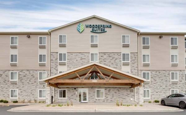$1,652 / 1br - Flexible Apartment Living, Without the Hassle! (1160 N Gary Ave, Carol Stream, IL)63899121971587120