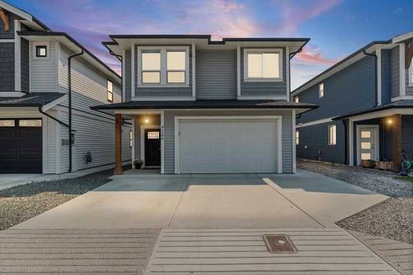 Modern comfort on a quiet cul-de-sac! 1