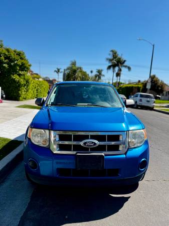 Ford Escape - Manual transmission - Excellent 💪 - $5,10063624702523395122