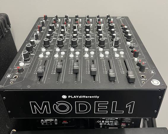 PLAYdifferently MODEL 1 Premium 6-Channel Analog DJ Mixer 1
