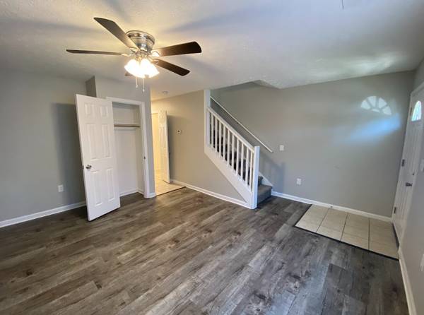 $1,495 / 2br - 1025ft2 - Cozy Townhome with Private Patio for Rent ✅🏠 (Knoxville)63815667336449122