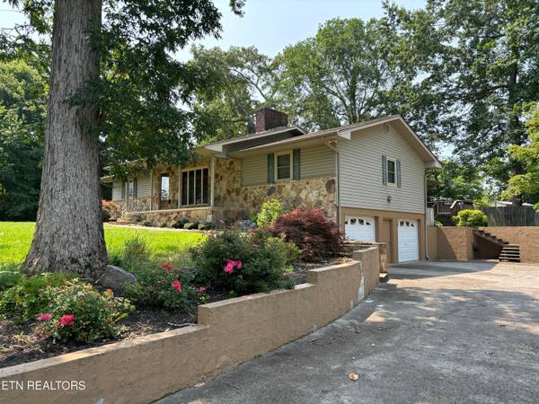 $414,900 / 3br - 2352ft2 - Beautiful Quality built house in a well established neighborhood (Madisonville)63815695548163122