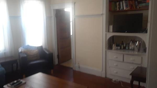 $800 / 4br - 1 Room Available October 1st in 4 Bedroom Apt. in Washington Square! (Brookline)63869887947137123