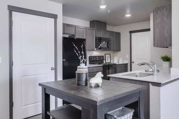 $1,742 / 2br - 1022ft2 - Elegance in every detail: Dive into our 2 BR, 2 BA. (Wenatchee - Coastal Farm & Ranch)63418248600195121