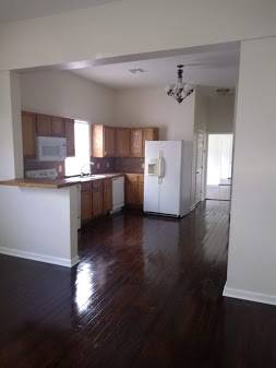 $1,300 / 2br - 850ft2 - Newly and Nicely Renovated Charming Shotgun 1/2 Double (St Roch Demand Area)63903649606914120