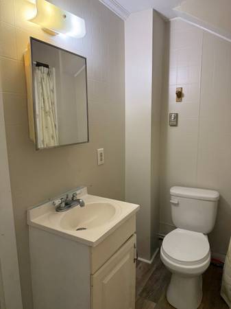 $1,150 / 1br - 1 bed / 1 Bath Apartment (Turners Falls)64017045958530124