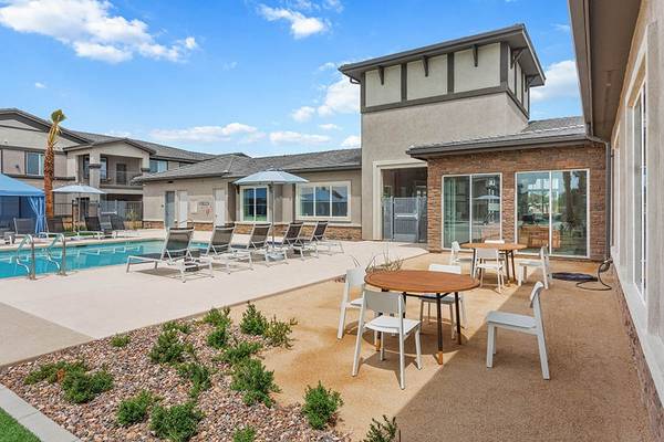$1,750 / 2br - 1169ft2 - Gourmet Chef Kitchen, Dual Vanities, Kids Play Zone with Playground (7601 W Glendale Ave, Glendale, AZ)63966950058115120