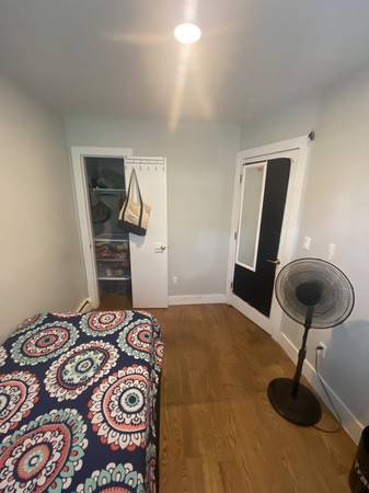 $950 / 4br - 400ft2 - ROOM IN CLEAN APARTMENT W/ QUIET ROOMMATES (Crown Heights)63912047790466121