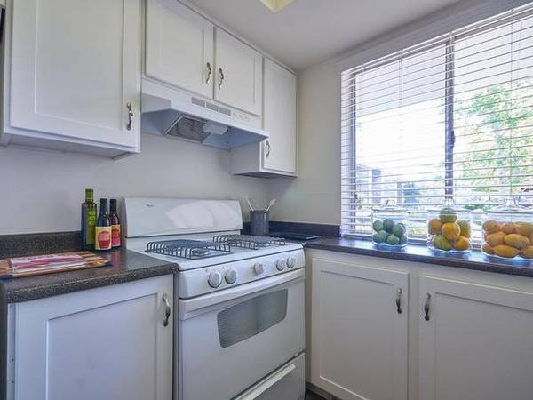 $1,110 / 1br - 747ft2 - Renovated Units in Select Units, Private Balconies/Patios, Central AC (Millcreek)63969046356994123