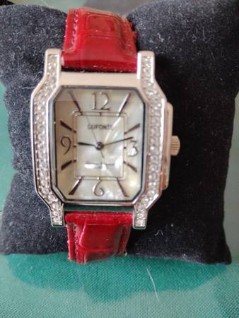 Womens Quartz Watch, beautiful shell  face, stainless back 1