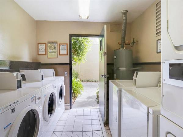 $2,635 / 2br - 840ft2 - Efficient Appliances, 2bd 1ba, Situated in Hayward! (hayward / castro valley)63928543617794124