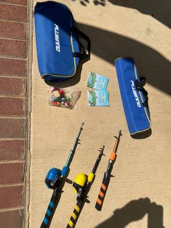 3 Telescopic Fishing Poles with 2 casting reels - $30 (Vienna)63471283090049121