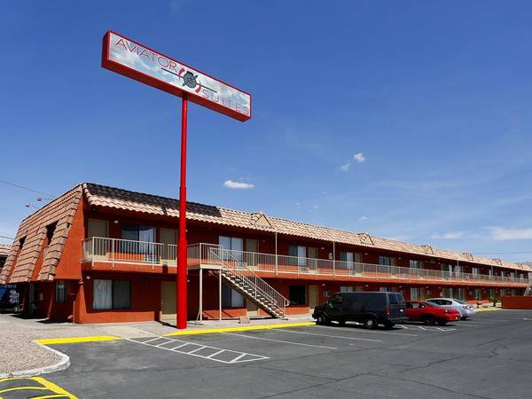 $285 / 350ft2 - Swimming Pool, Free Utilities, Fitness Center (4244 n las vegas blvd, las vegas, NV)63859497200001124