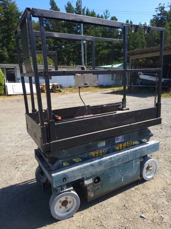 SkyJack Man Lift 1