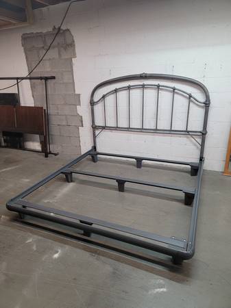 King Size Metal Bed Frame with Metal Spindle Headboard #444-11 1